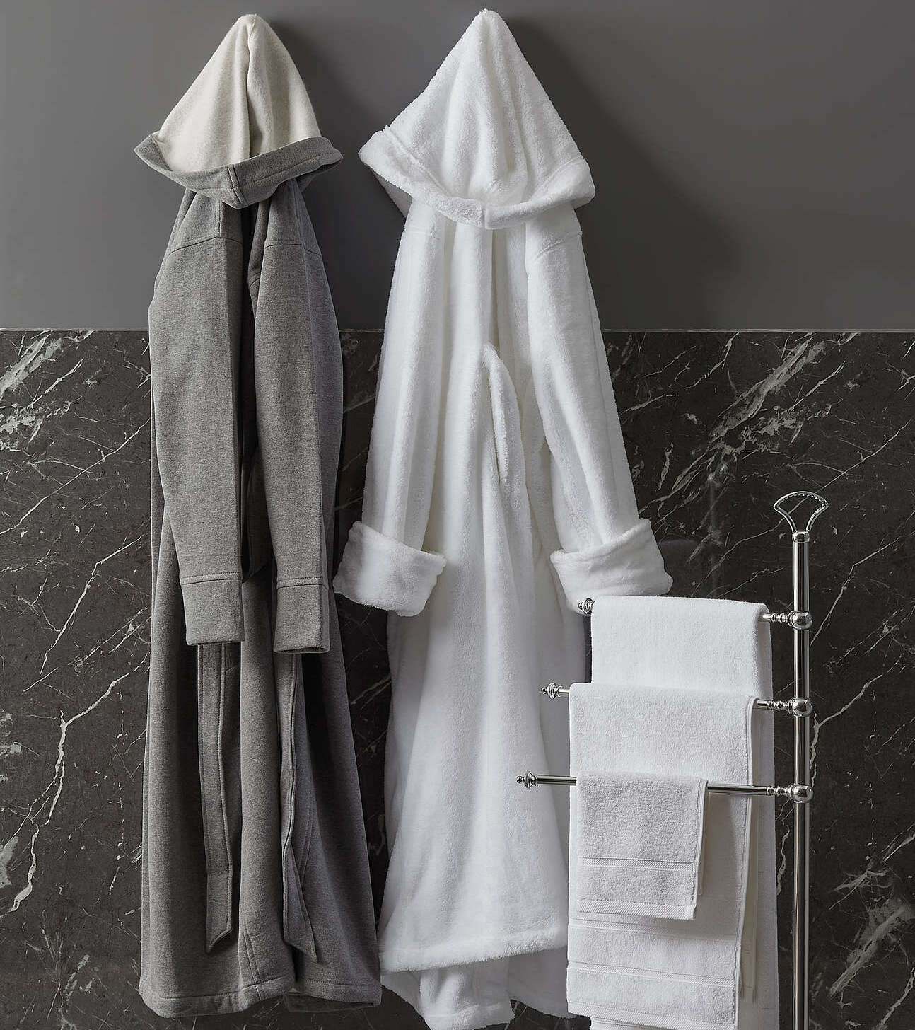 prima_finelinen_frette_frottee_hotellerie_collection_lanestowel_jerseyhood_fluffyhood_bademantel_kapuze